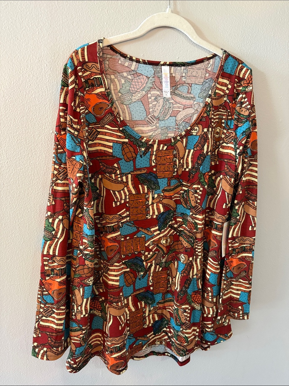 LuLaRoe Long Sleeve Scoop Neck Top in Brown, Red, Blue